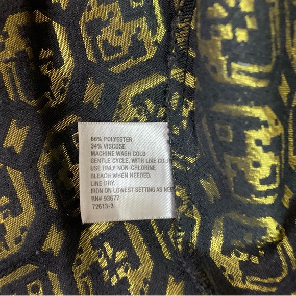 Metallic Baroque Peplum Sleeveless Top - Picture 4 of 6